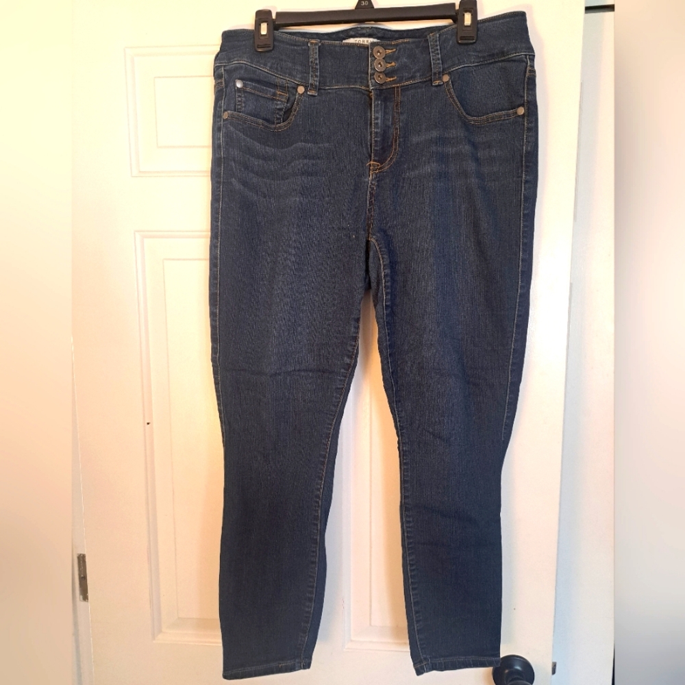 Torrid Size 14 crop denim Jeggings